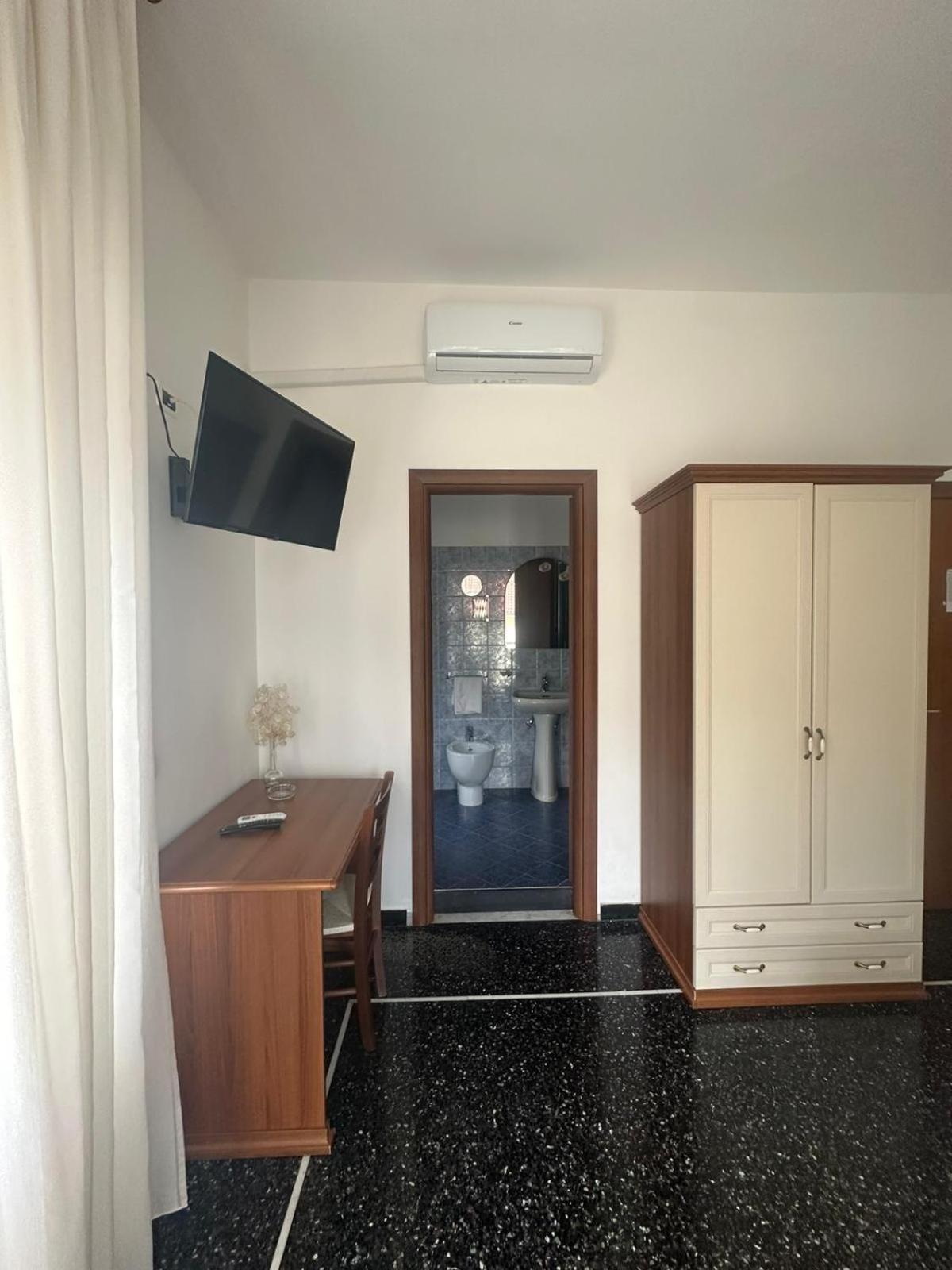 Hotel La Pineta Cogoleto Ngoại thất bức ảnh
