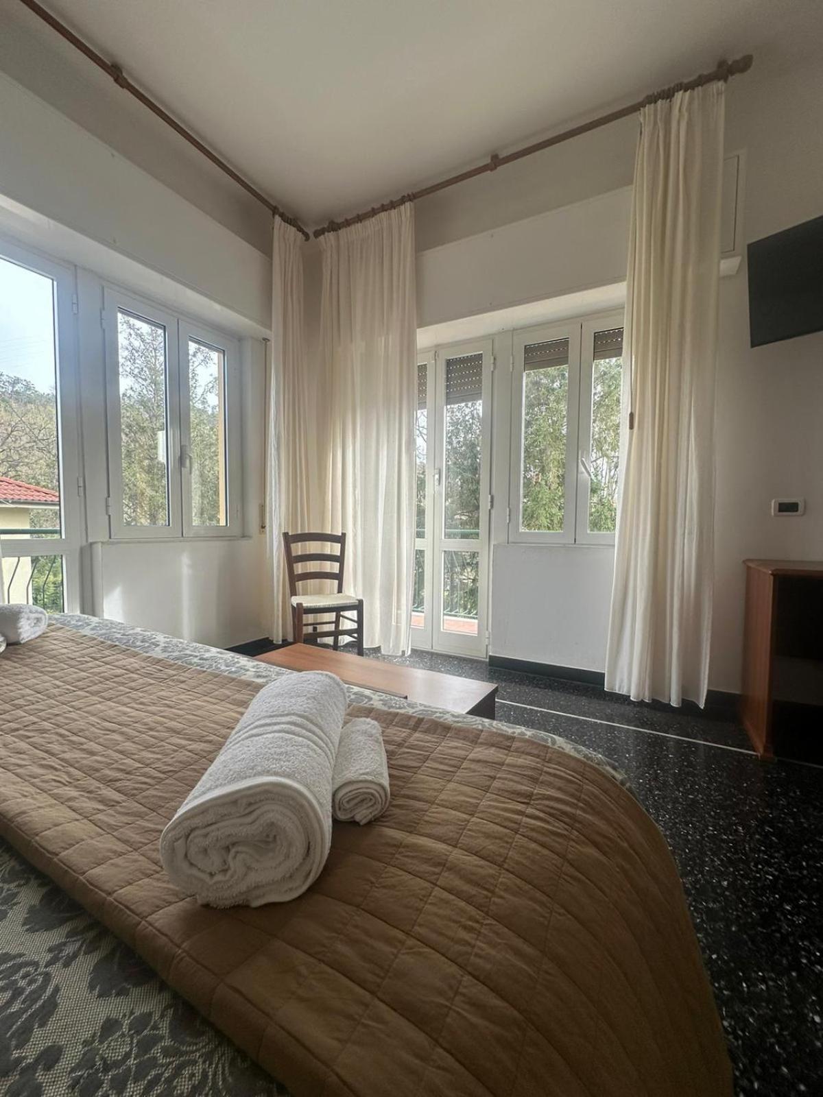 Hotel La Pineta Cogoleto Ngoại thất bức ảnh