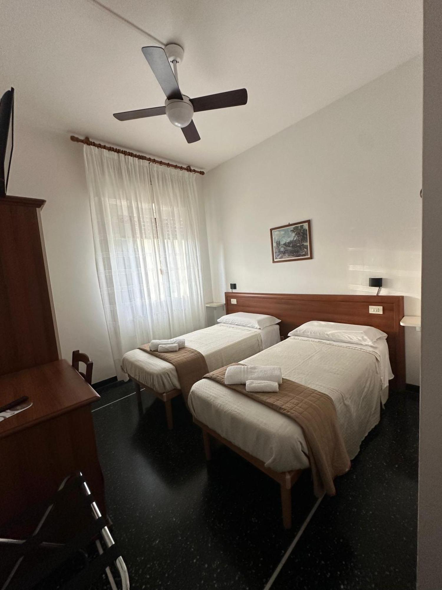 Hotel La Pineta Cogoleto Ngoại thất bức ảnh