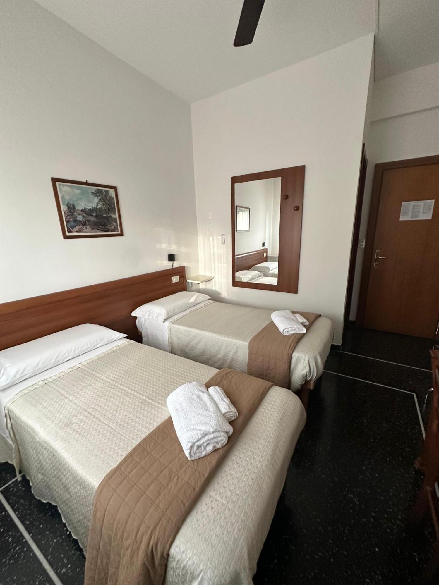 Hotel La Pineta Cogoleto Ngoại thất bức ảnh