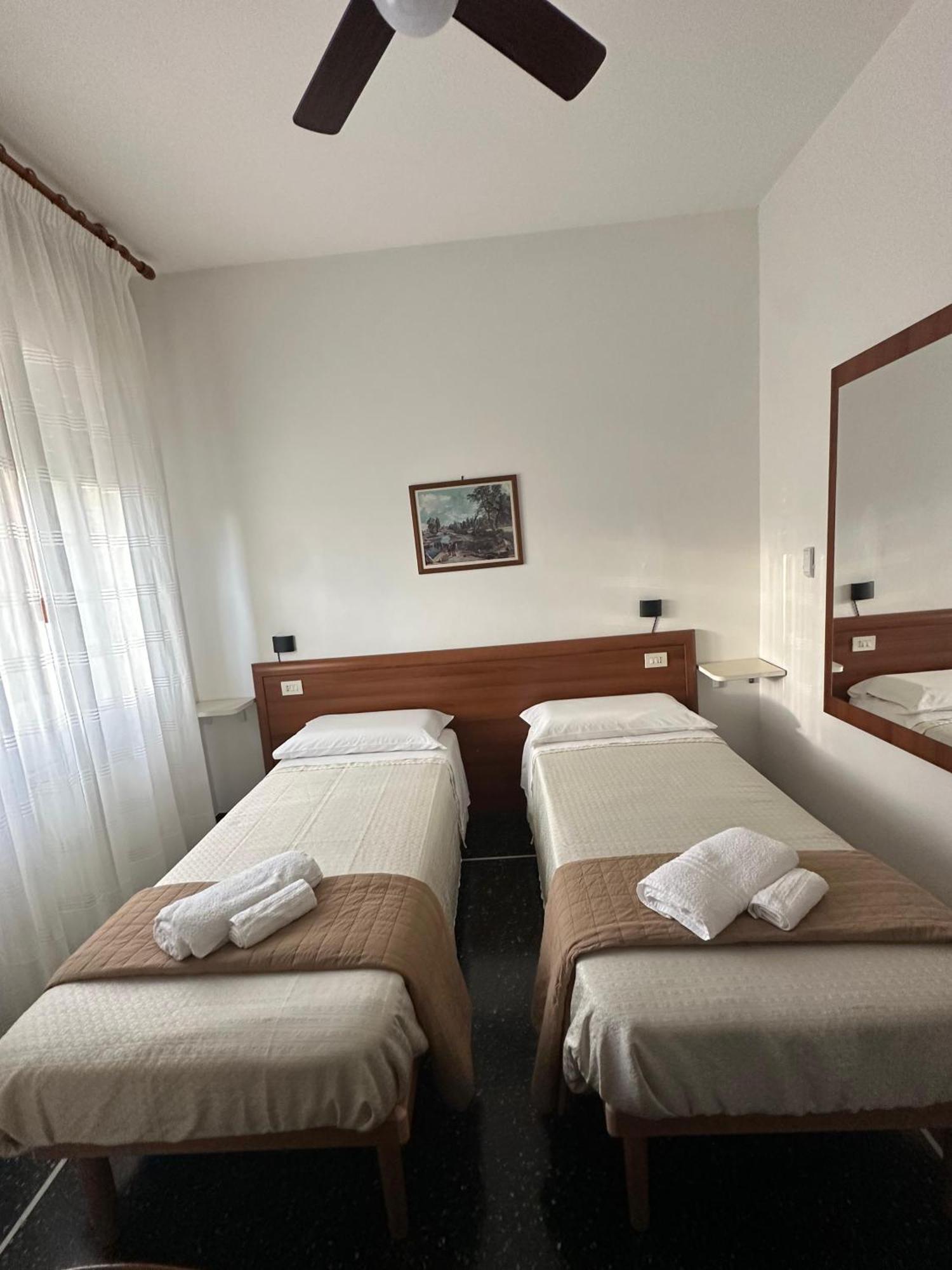 Hotel La Pineta Cogoleto Ngoại thất bức ảnh